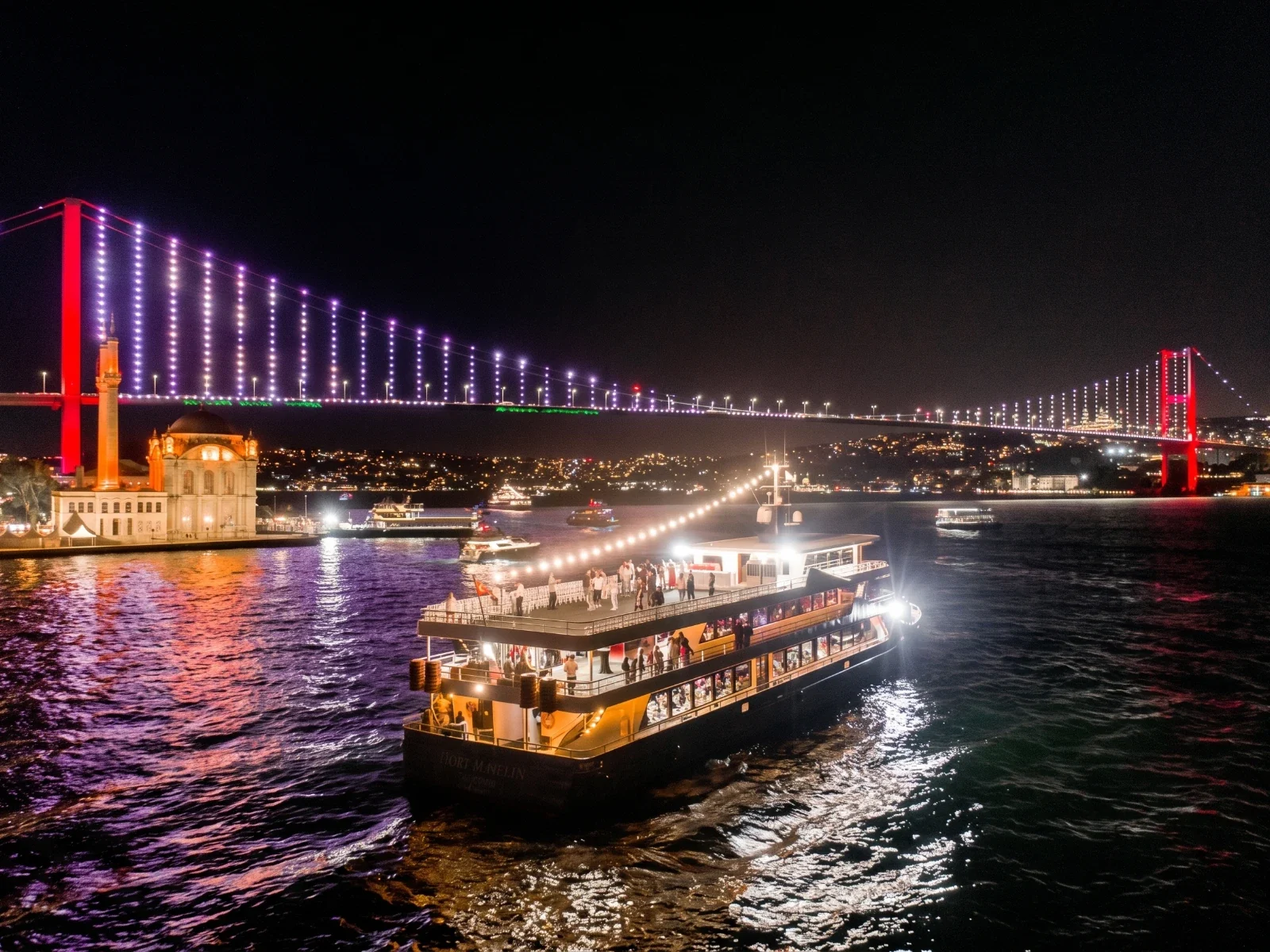Dinner Cruise with Entertainment in Istanbul