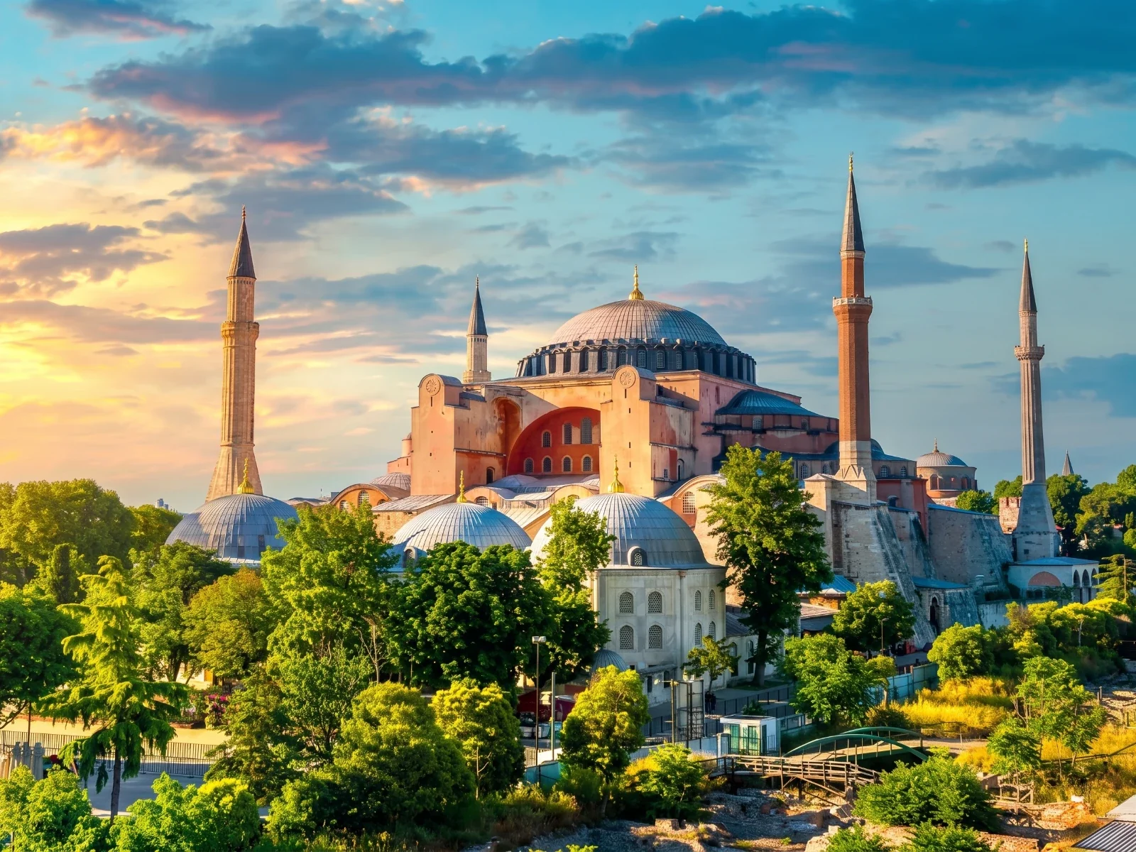 Istanbul Dinner Cruise with Turkish Night Shows