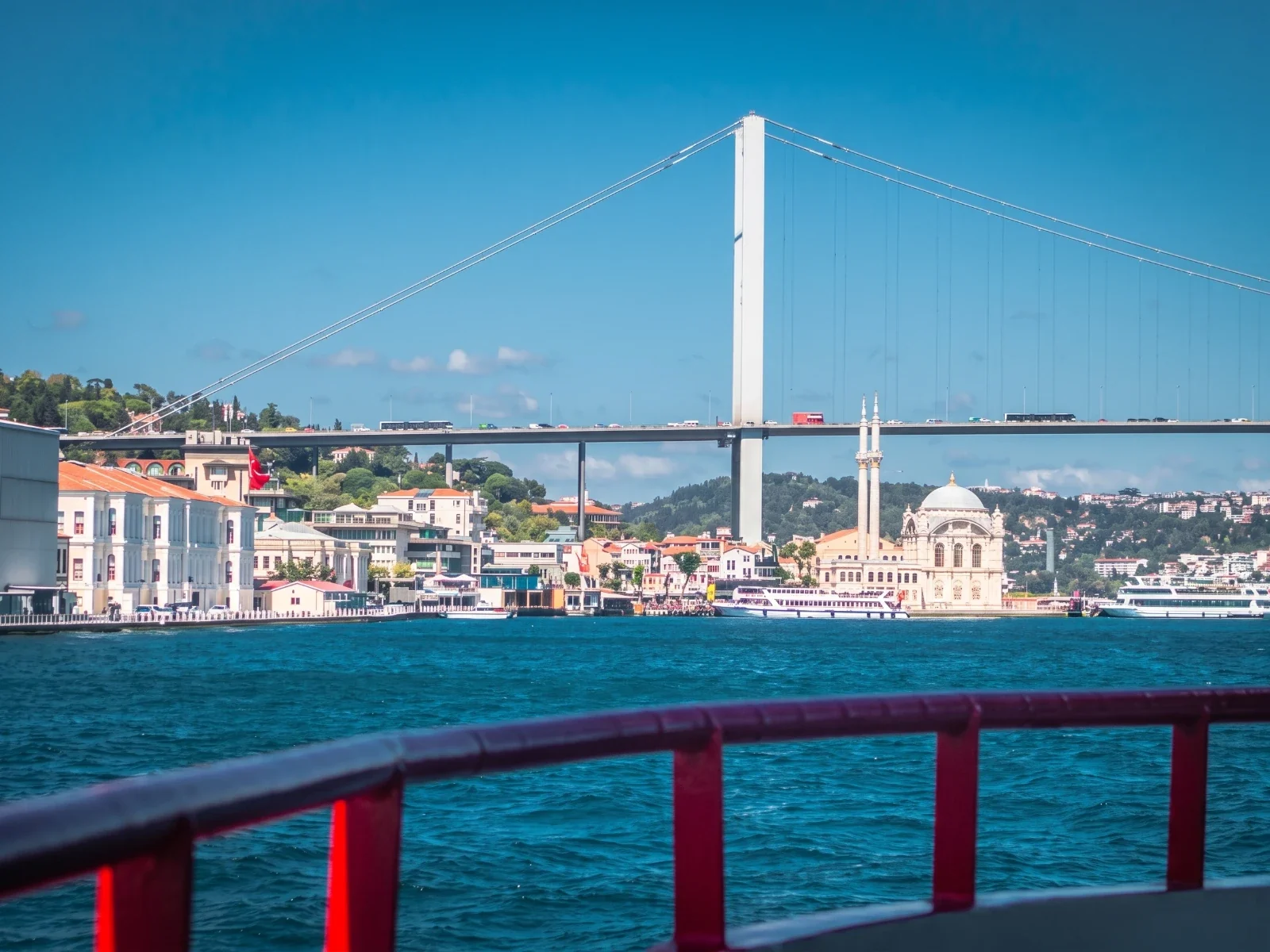 Short Bosphorus Cruise Tour in Istanbul